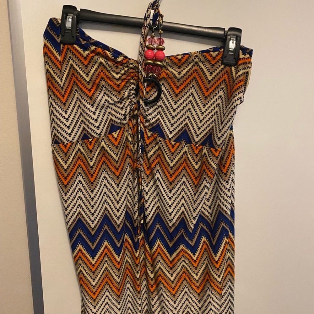 Great sleeveless dress!